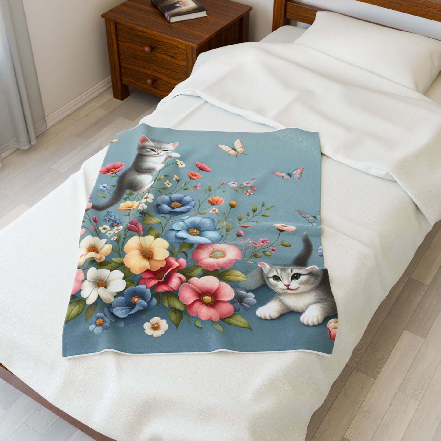 Cozy Floral Cat Velveteen Blanket - Perfect for Cat Lovers & Home Decor